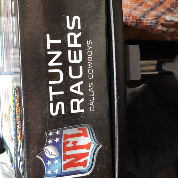 Dallas Cowboy Stunt Racers - Picture 3 of 8